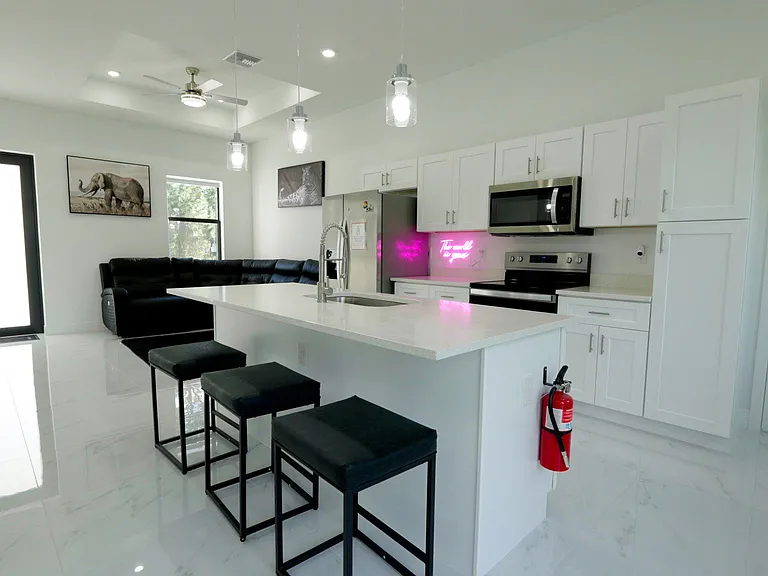 Kitchen & Living area