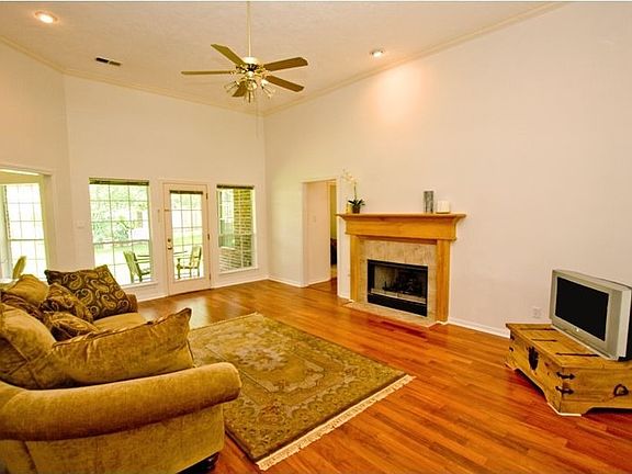 3rd image of 24619 Okehampton Dr