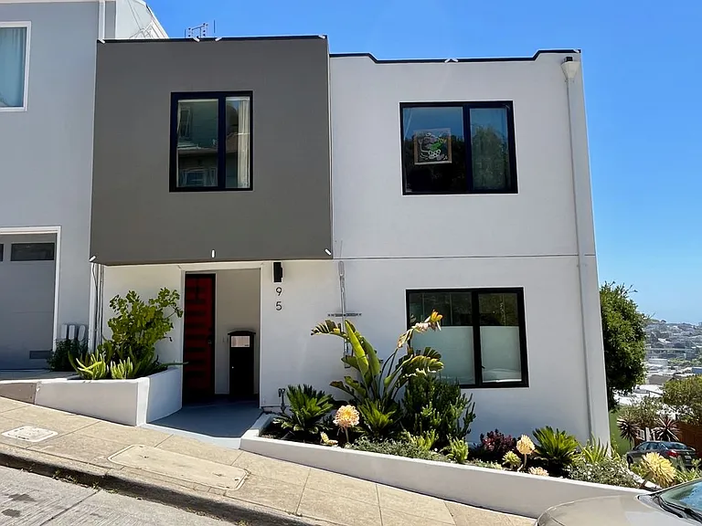 95 Gates St — Photo 3