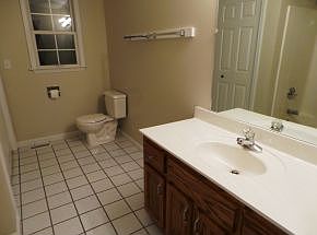 5th image of 110 Aspen Ct