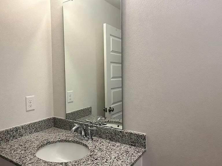 1226 Fairchild Village Dr — Photo 16