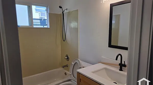 2 bed, 725 sqft, $2,700 — Photo 2