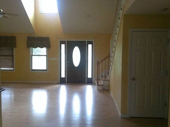 E side living room & front