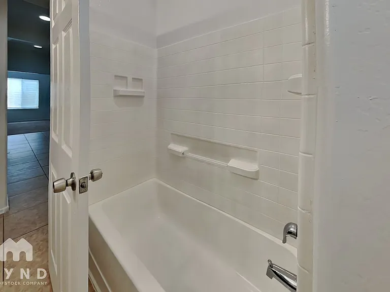 9928 W Marguerite Ave — Photo 16