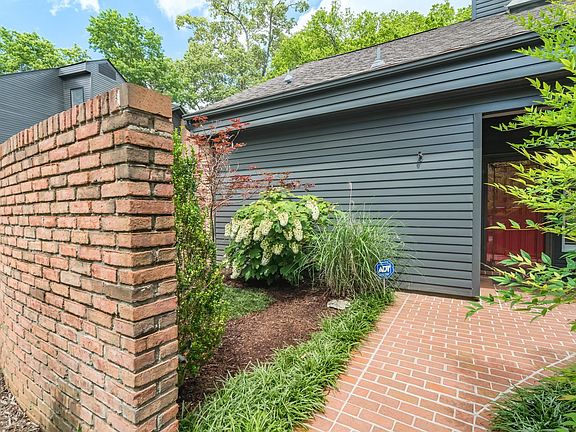 3rd image of 421 Twelve Oaks Cir