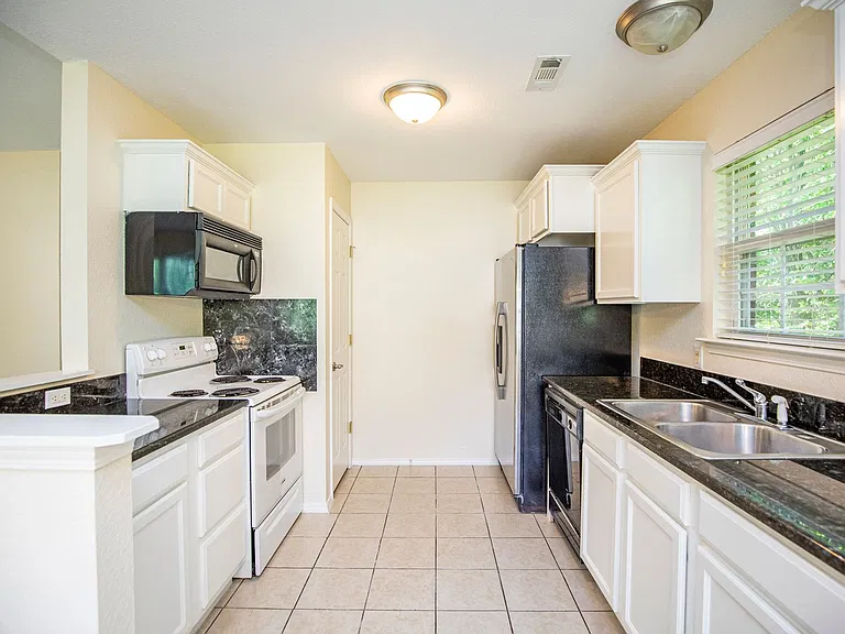2 Watling Ln — Photo 7
