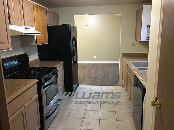 4th image of 1215 Southwest Dr #A