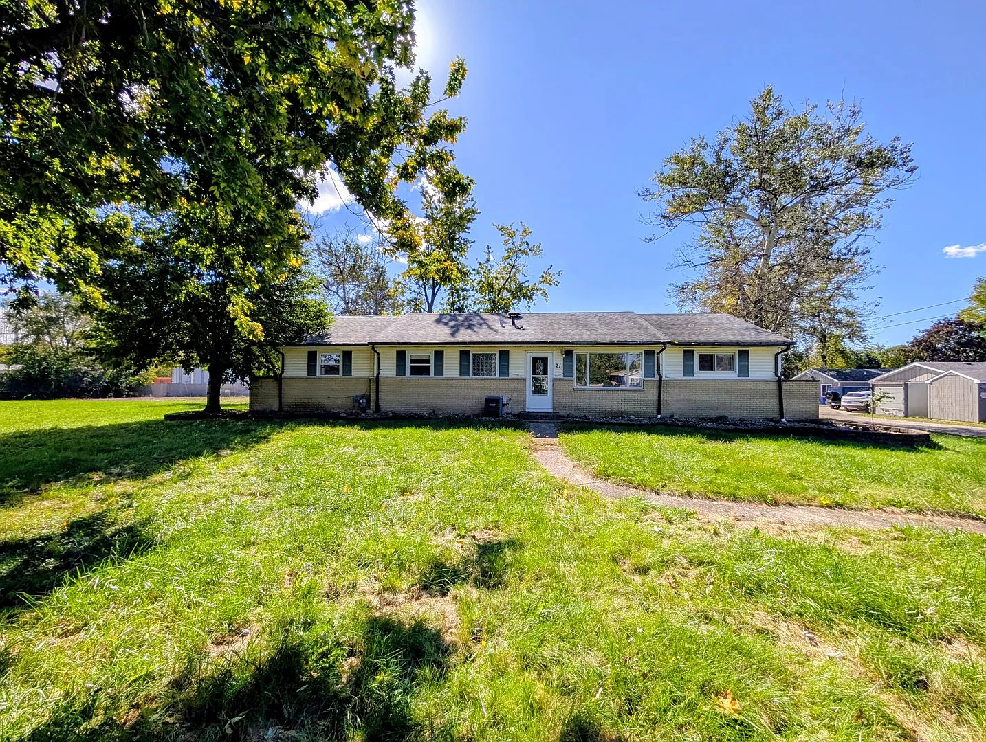 4 bed, 1592 sqft, $4,000 — Photo 1
