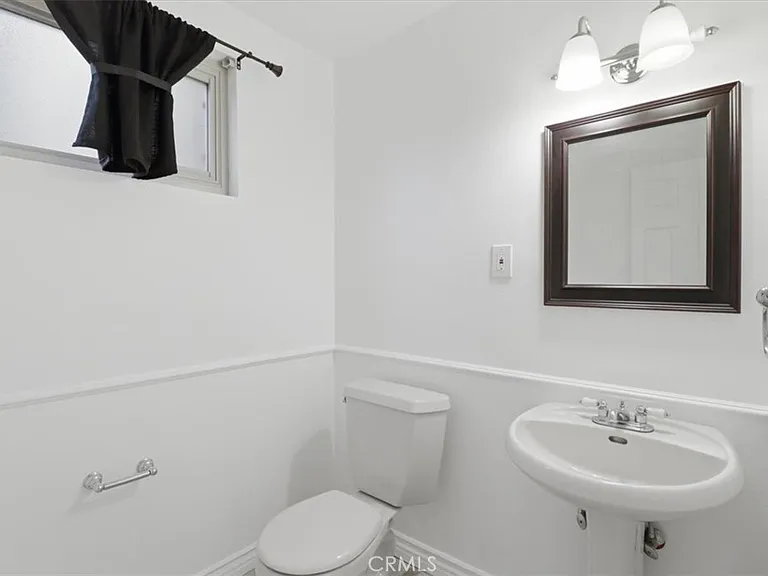 577 Houston Dr — Photo 6