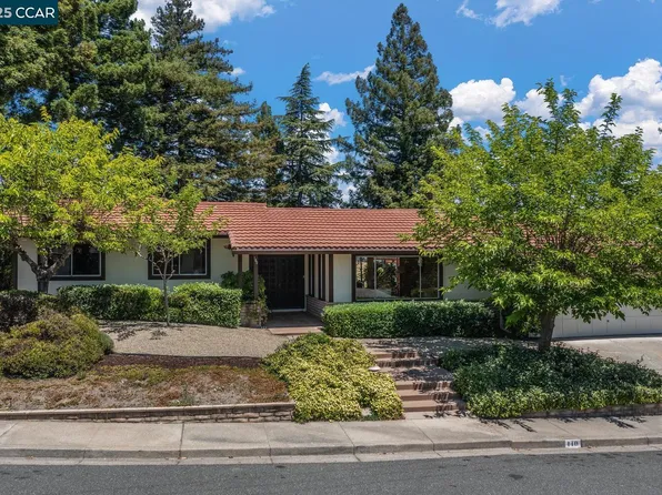 140 Warfield Dr, Moraga, CA 94556