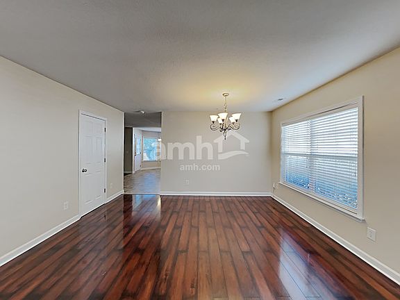 4th image of 104 Springs St