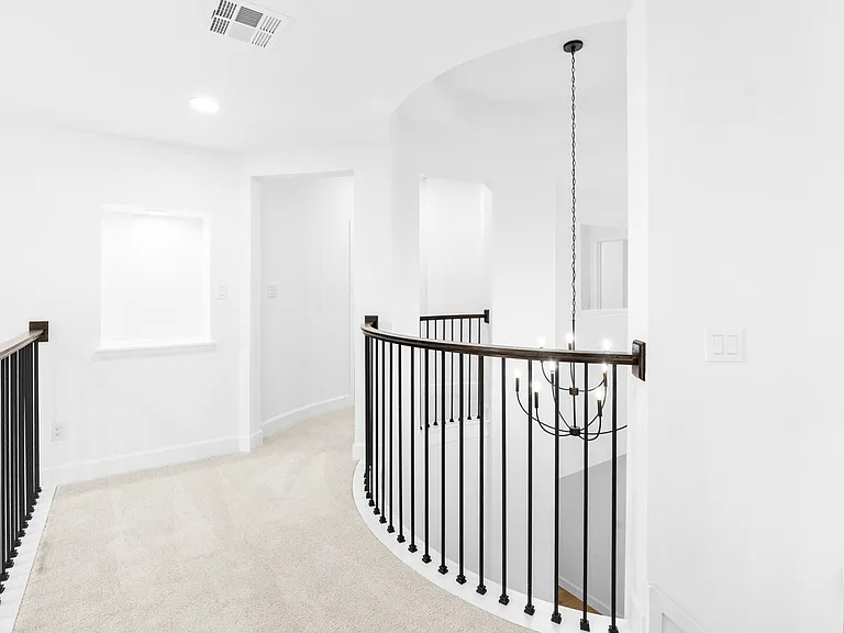 310 Barton Crk — Photo 34