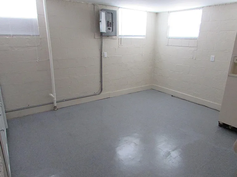 2276 Hiawatha Park Dr — Photo 10