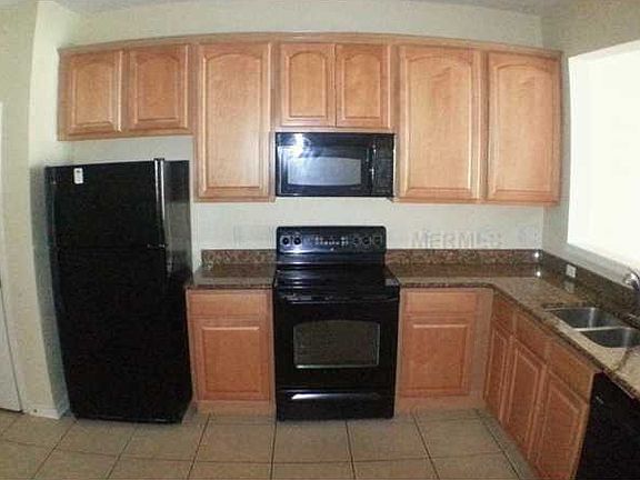 4th image of 7041 Cadiz Blvd
