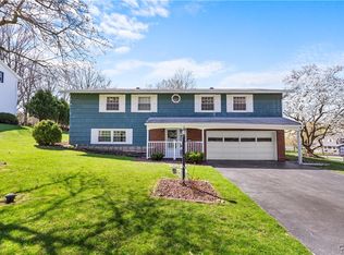 400 Oakridge Dr, Camillus, NY 13031