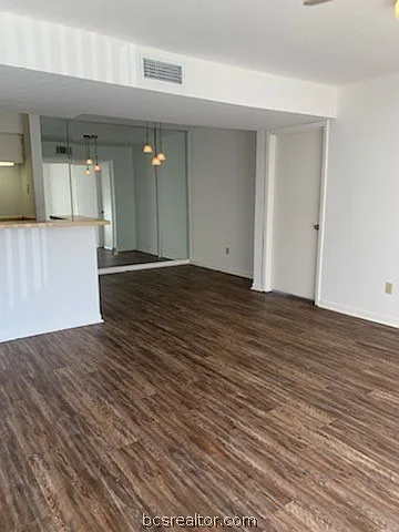 904 University Oaks #137 — Photo 3