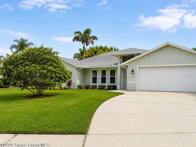 1305 Ambra Dr — Photo 1