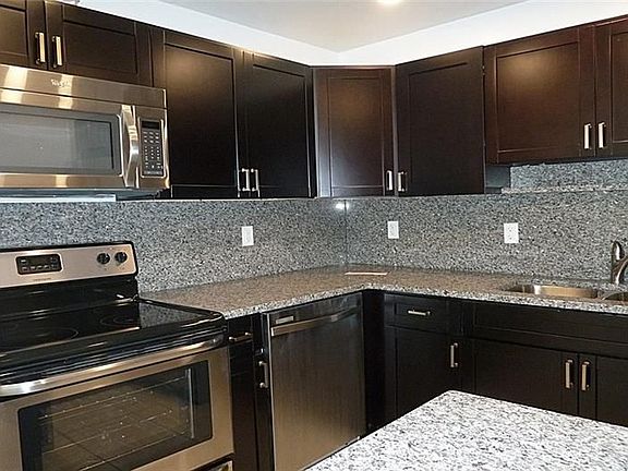 5th image of 6447 Bay Club Dr APT 1