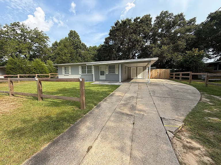 909 Clearview Ave — Photo 1