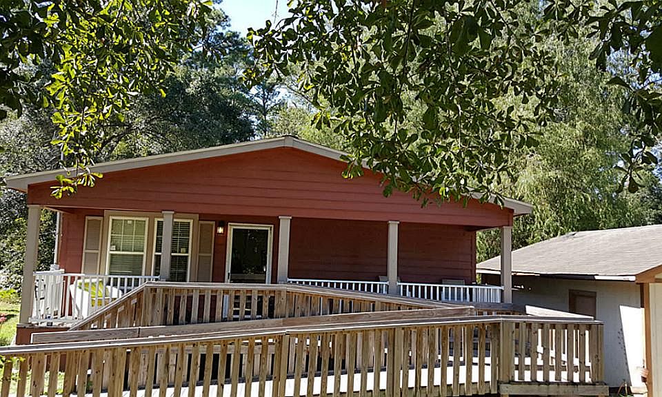1st image of 1516 W Creek Dr