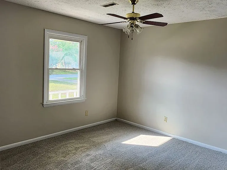 3853 Oak Haven Rd — Photo 6