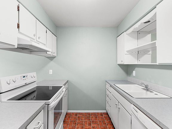 4th image of 307 N Raymond Rd APT 18