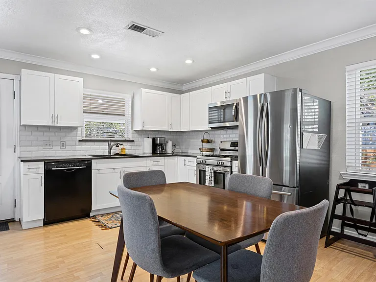 1137 Richardine Ave — Photo 17