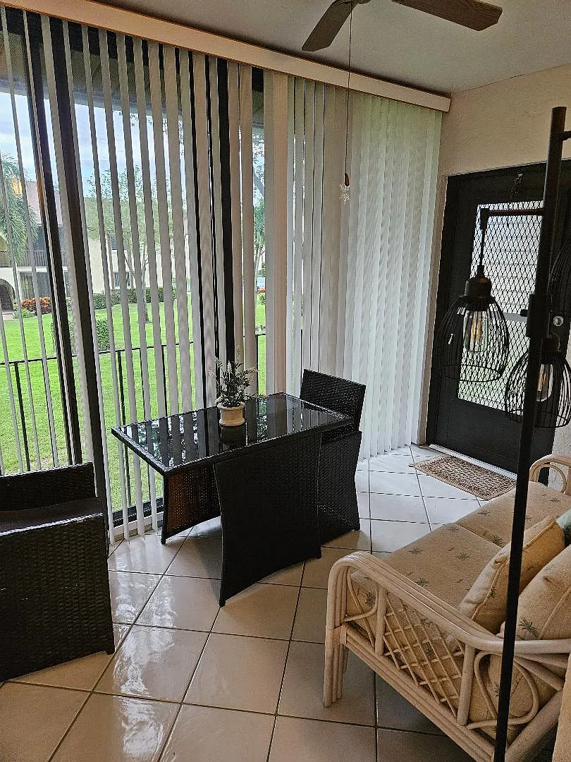 2 bed, 2.0 bath, 937 sqft, $2,000 — Photo 3