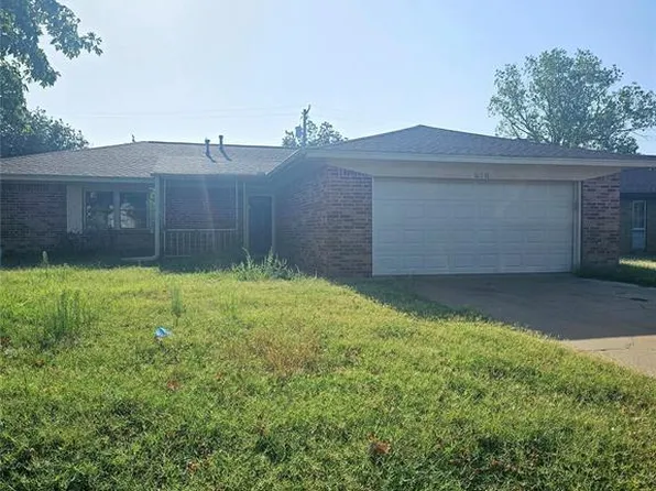 816 Village Dr, Altus, OK 73521