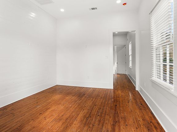 5th image of 713 Valence St