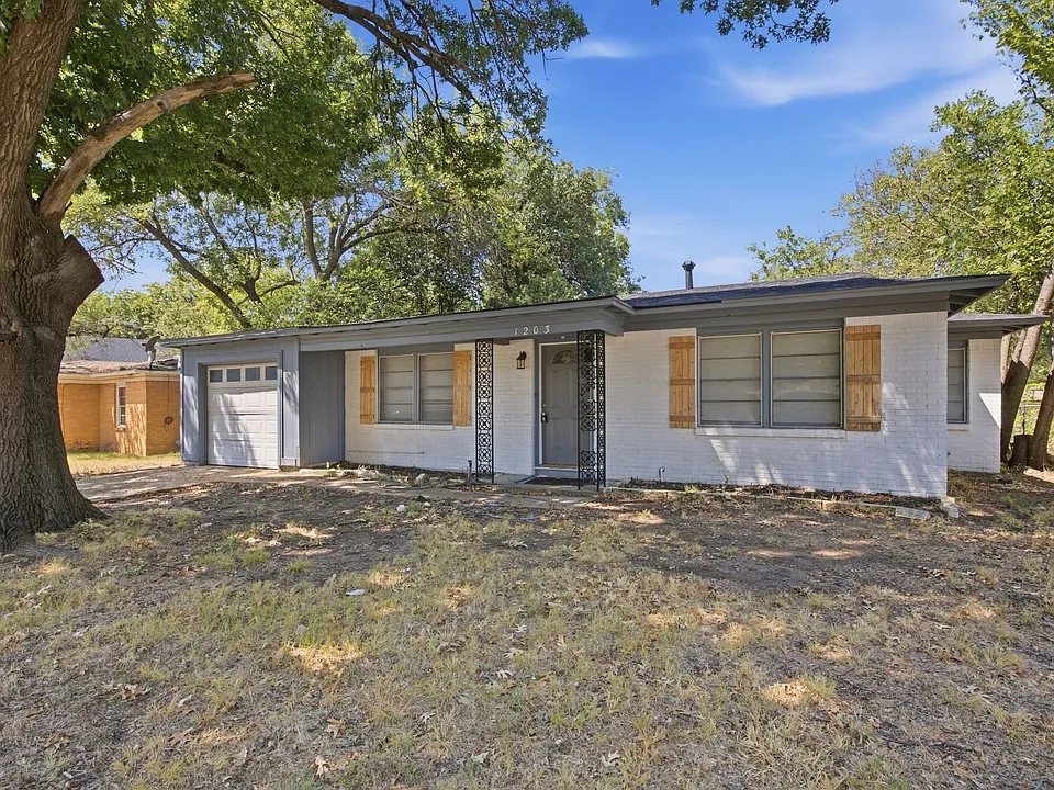 1203 Belvedere Dr