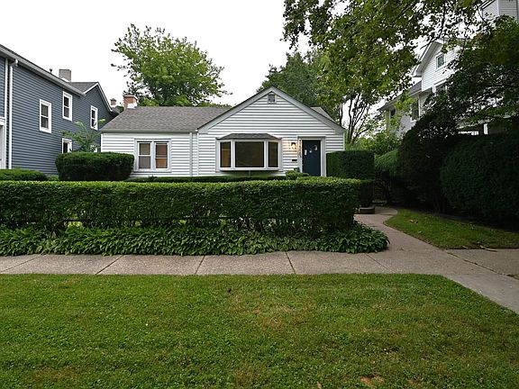 2nd image of 1570 Dewey Ave