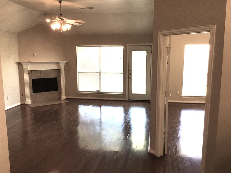 1208 Marchant Pl — Photo 8