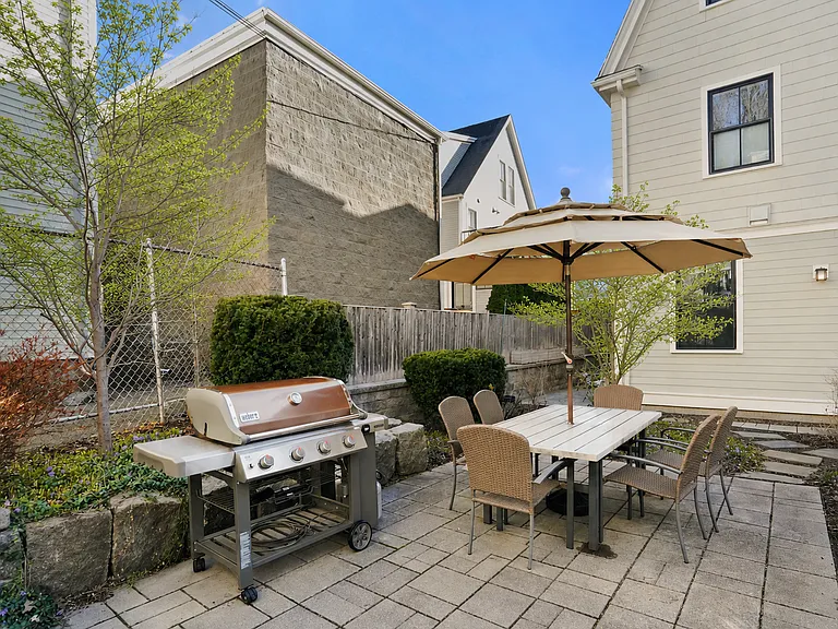 Patio/yard