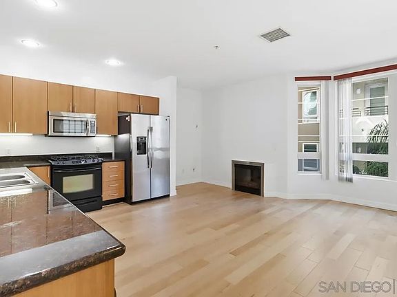 3rd image of 1465 C St Unit 3311