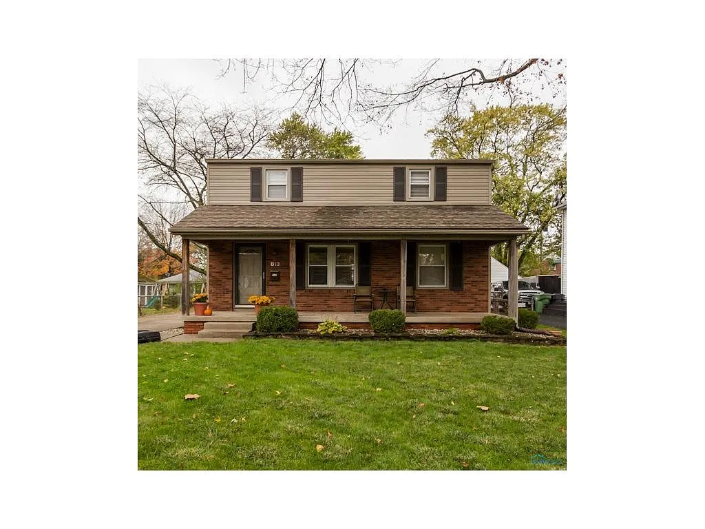 813 Tappan St photo 1