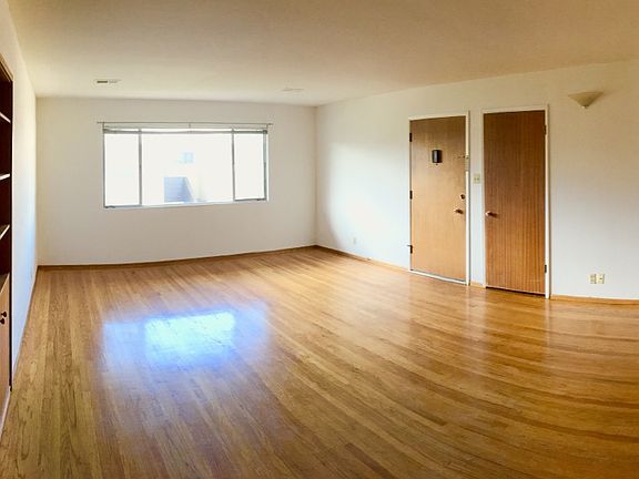 2nd image of 270 Waverley St #X