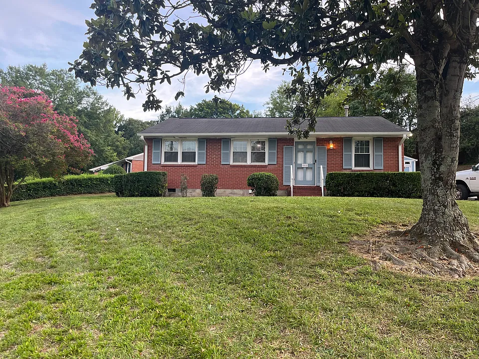 1012 Hadley Rd