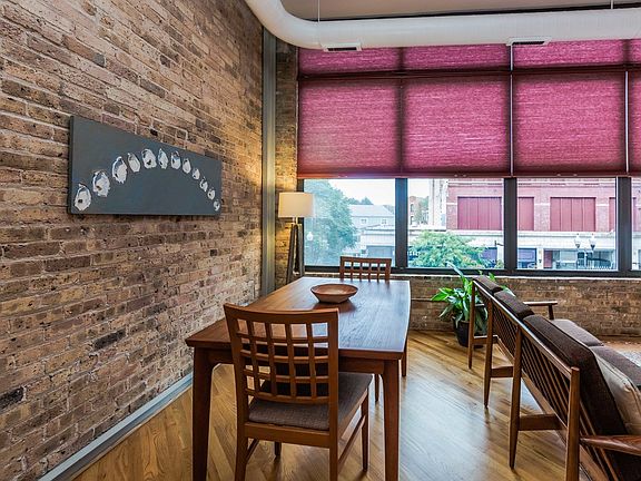 3rd image of 1400 N Milwaukee Ave APT 201