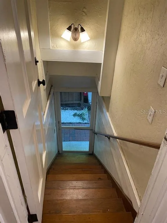2 bed, 1.0 bath, 641 sqft, $2,115 — Photo 2