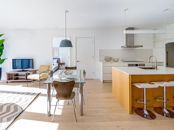 3rd image of 762 Park Pl #2-C