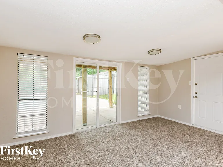 7700 Castillo Rd — Photo 8