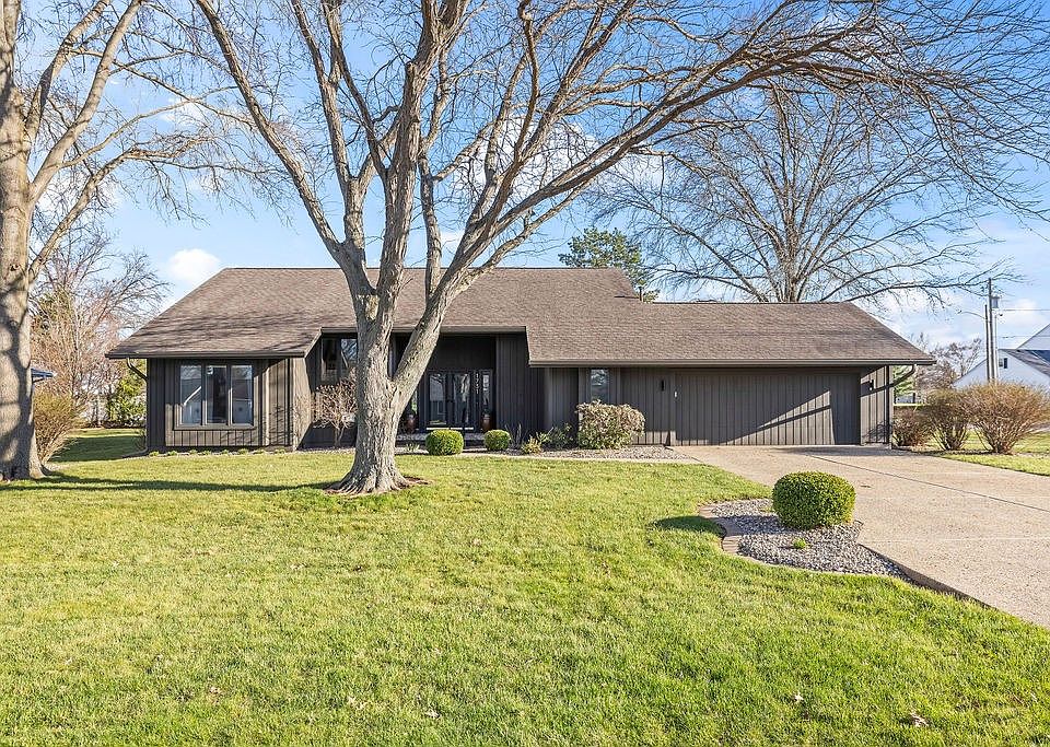 1st image of 1731 Oakmont Dr