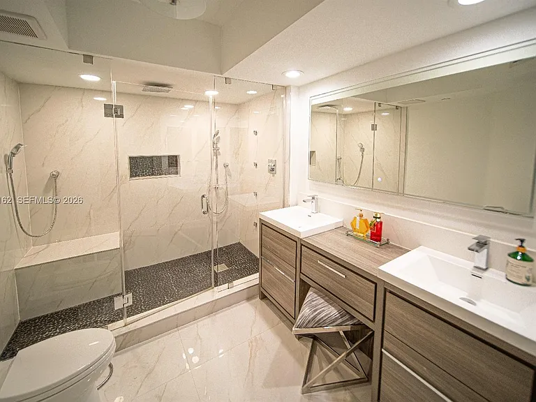 16445 Collins Ave #425 — Photo 18