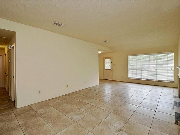 5th image of 3114 Sleepy Hollow Dr