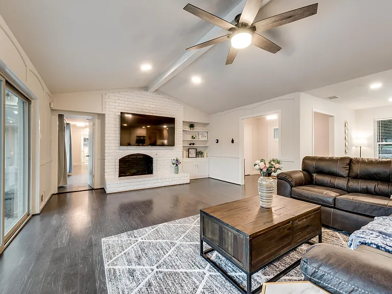 6217 Alpha Rd — Photo 16
