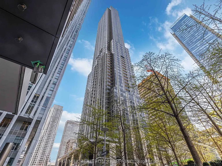 11 Yorkville Ave #3403 — Photo 30