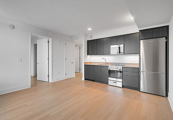 5th image of 662 Pacific St #27F