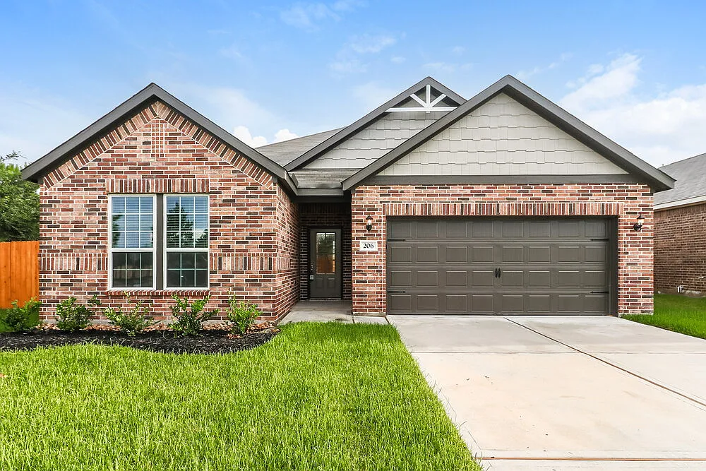 4 bed, 2.0 bath, 1658 sqft, $2,095 — Photo 1