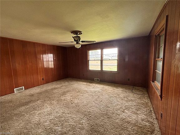 5th image of 194 Hanes Ln